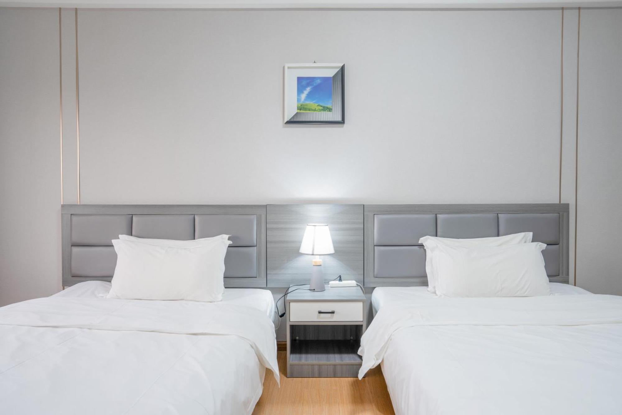 Ha Luo Hotel Куньмін Екстер'єр фото
