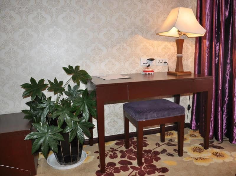 Ha Luo Hotel Куньмін Екстер'єр фото